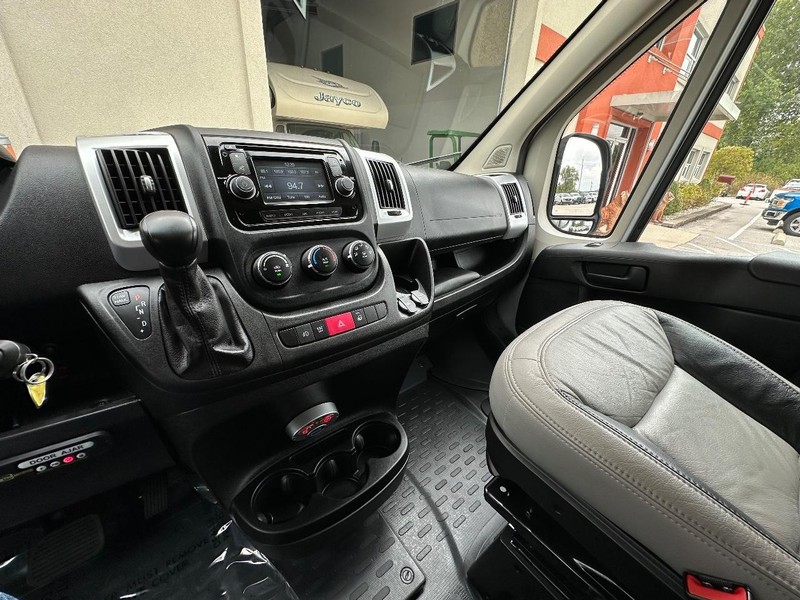 Ram ProMaster Window Van Vehicle Full-screen Gallery Image 30