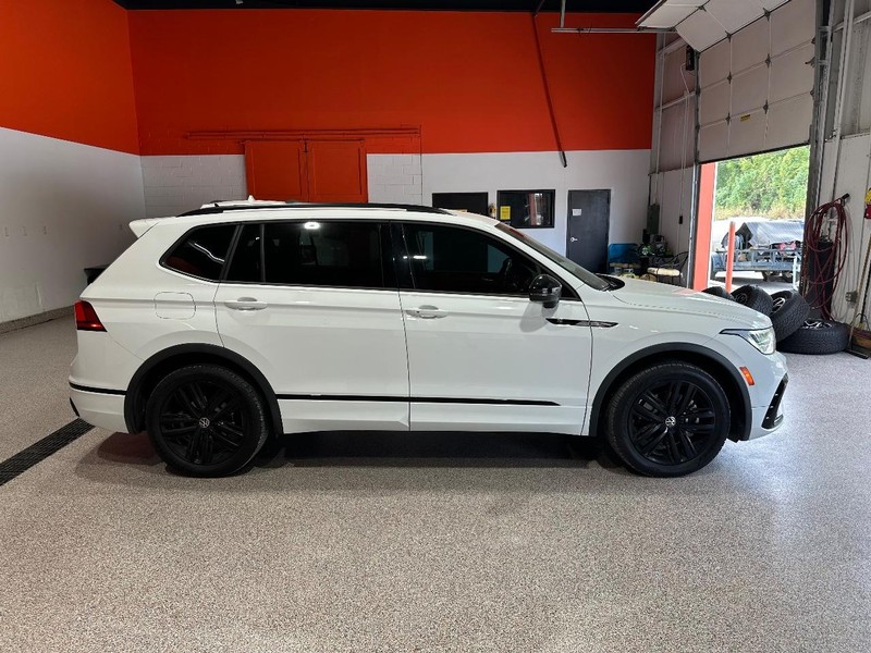 2022 Volkswagen Tiguan SE R-Line Black photo 4