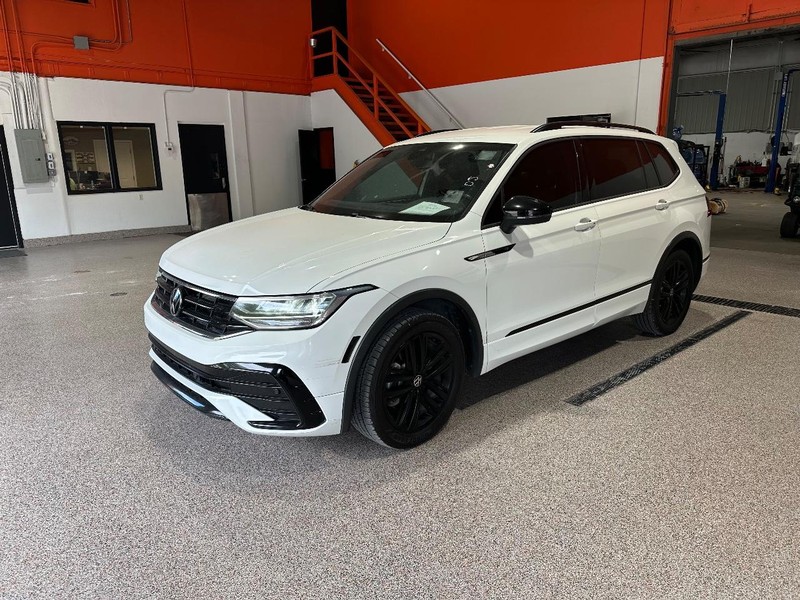 Volkswagen Tiguan Vehicle Full-screen Gallery Image 5