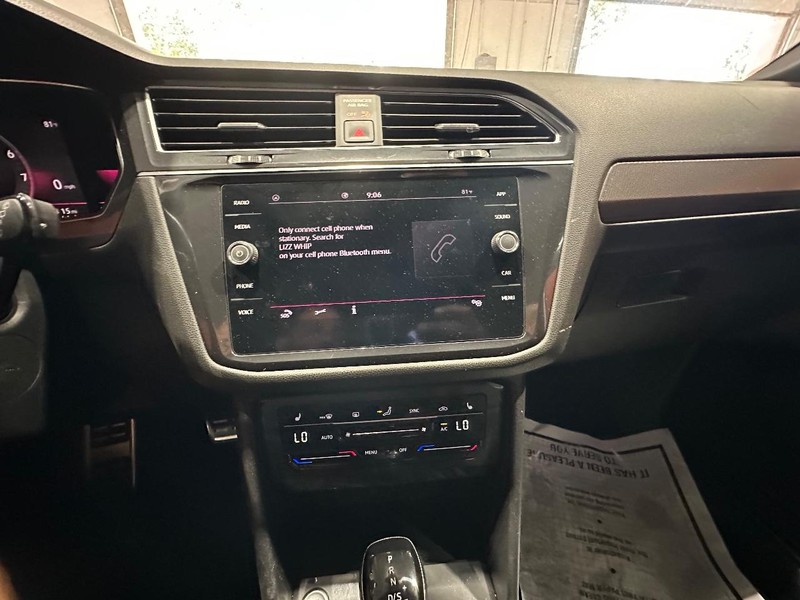 Volkswagen Tiguan Vehicle Full-screen Gallery Image 17