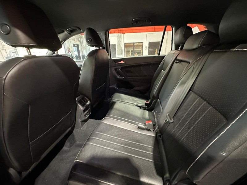 Volkswagen Tiguan Vehicle Full-screen Gallery Image 19