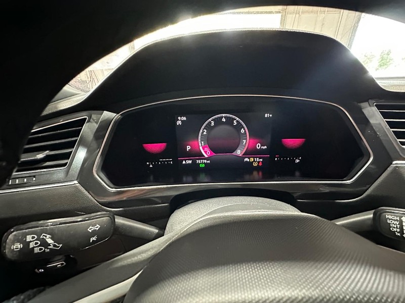 Volkswagen Tiguan Vehicle Full-screen Gallery Image 21