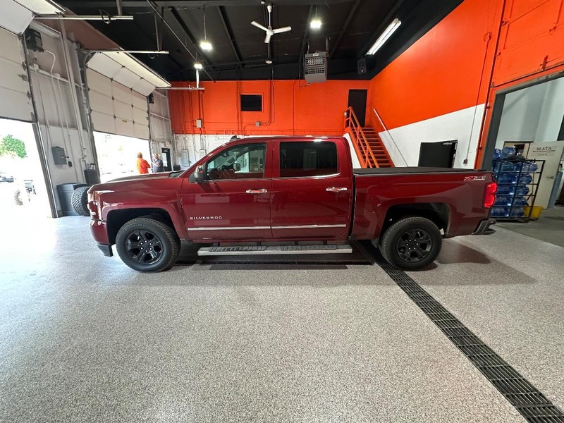 Chevrolet Silverado 1500 Vehicle Full-screen Gallery Image 4