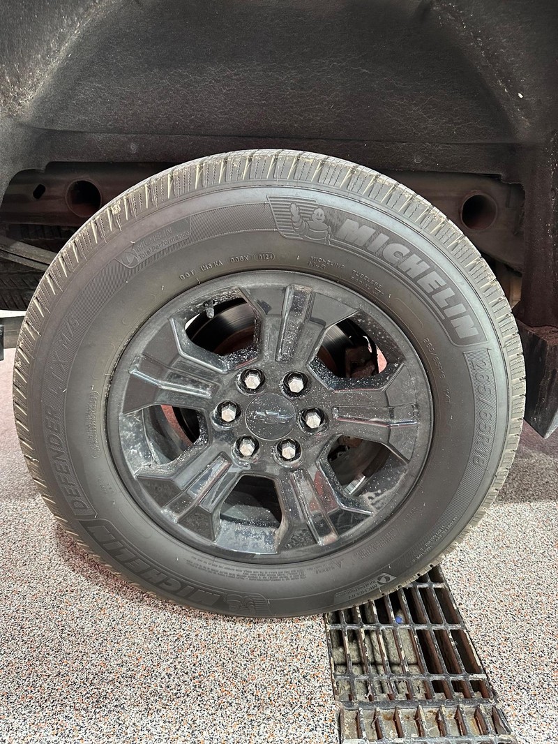 Chevrolet Silverado 1500 Vehicle Full-screen Gallery Image 10