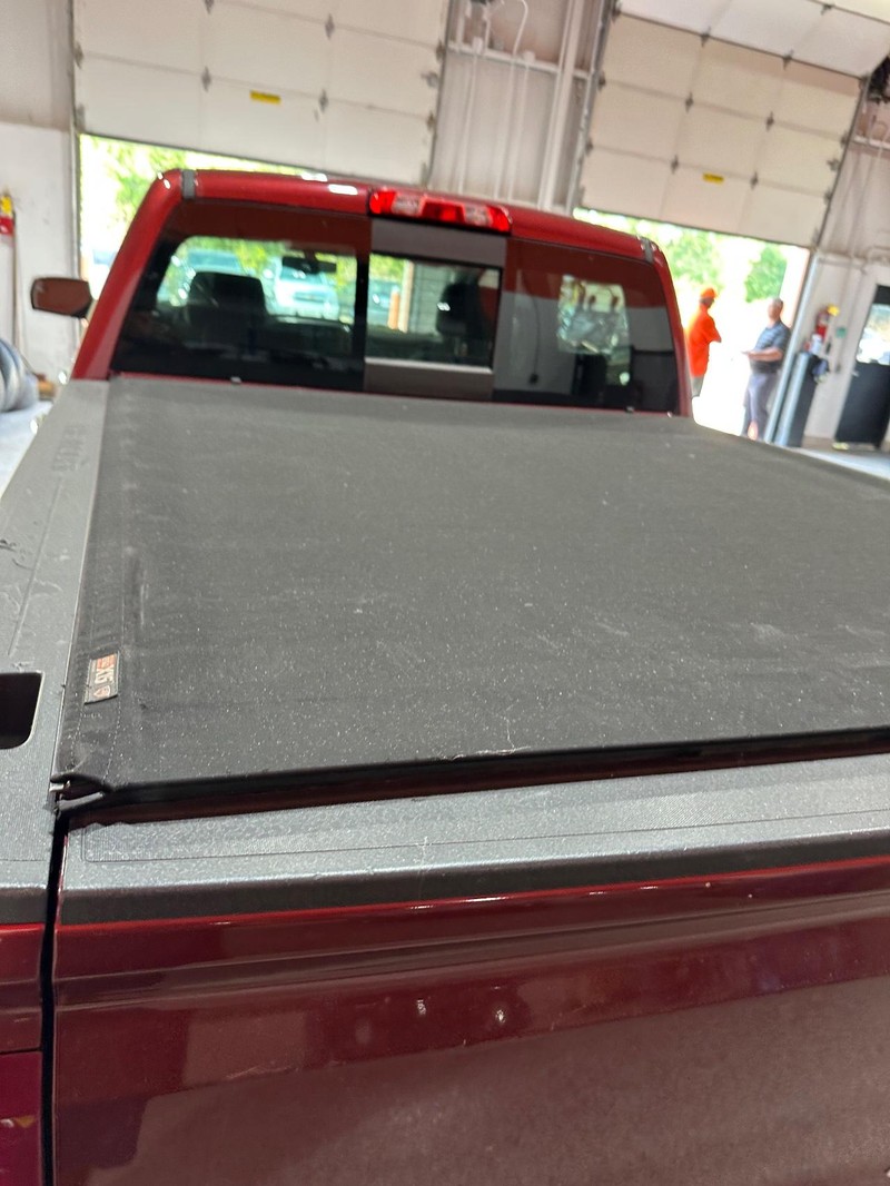 Chevrolet Silverado 1500 Vehicle Full-screen Gallery Image 11