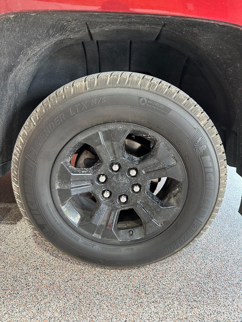 Chevrolet Silverado 1500 Vehicle Full-screen Gallery Image 15