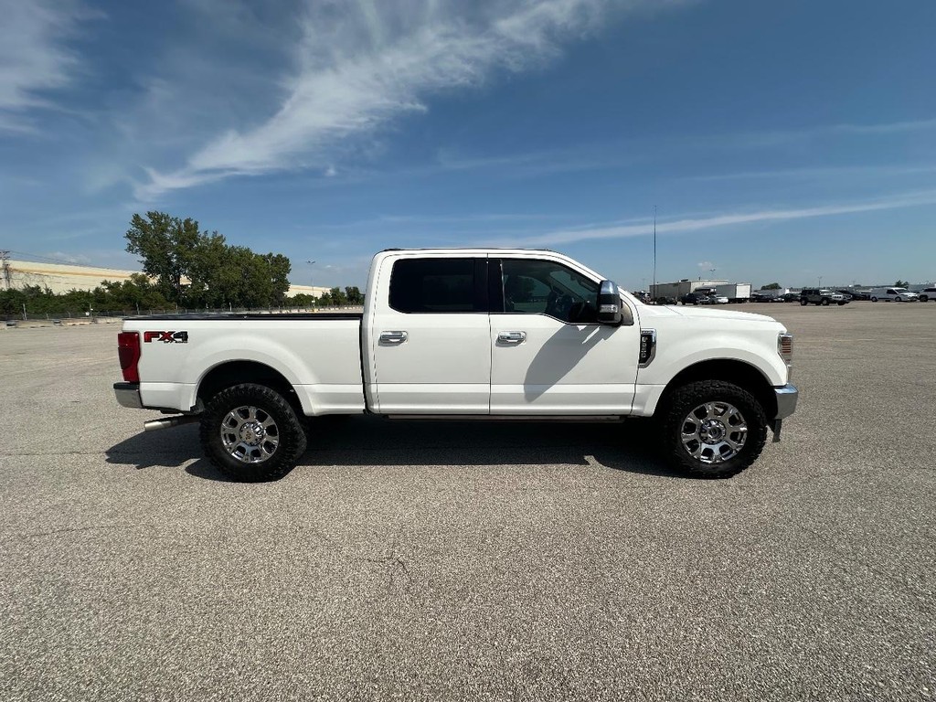 Ford Super Duty F-250 SRW Vehicle Full-screen Gallery Image 3