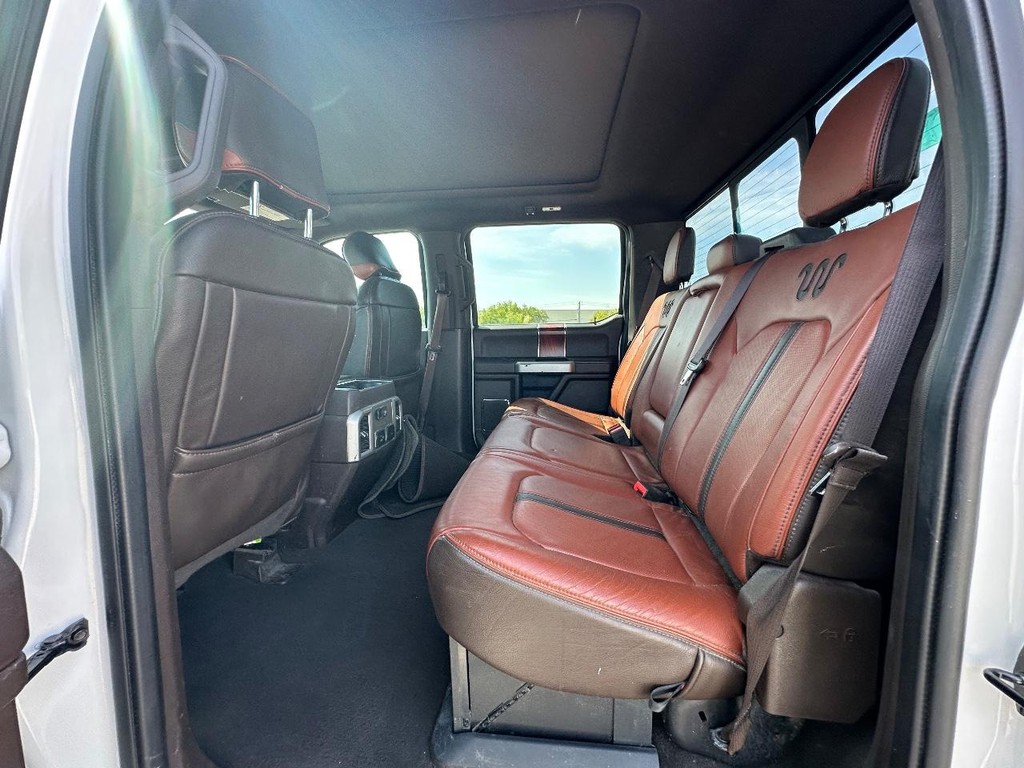 Ford Super Duty F-250 SRW Vehicle Full-screen Gallery Image 11