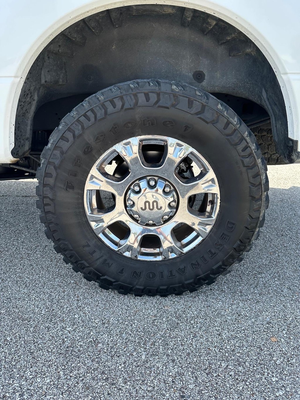 Ford Super Duty F-250 SRW Vehicle Full-screen Gallery Image 12