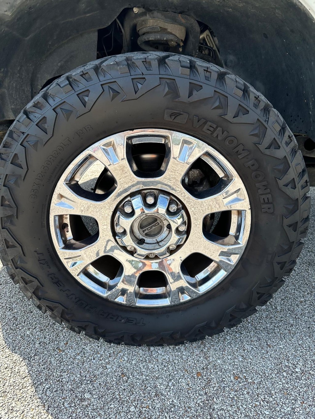 Ford Super Duty F-250 SRW Vehicle Full-screen Gallery Image 13