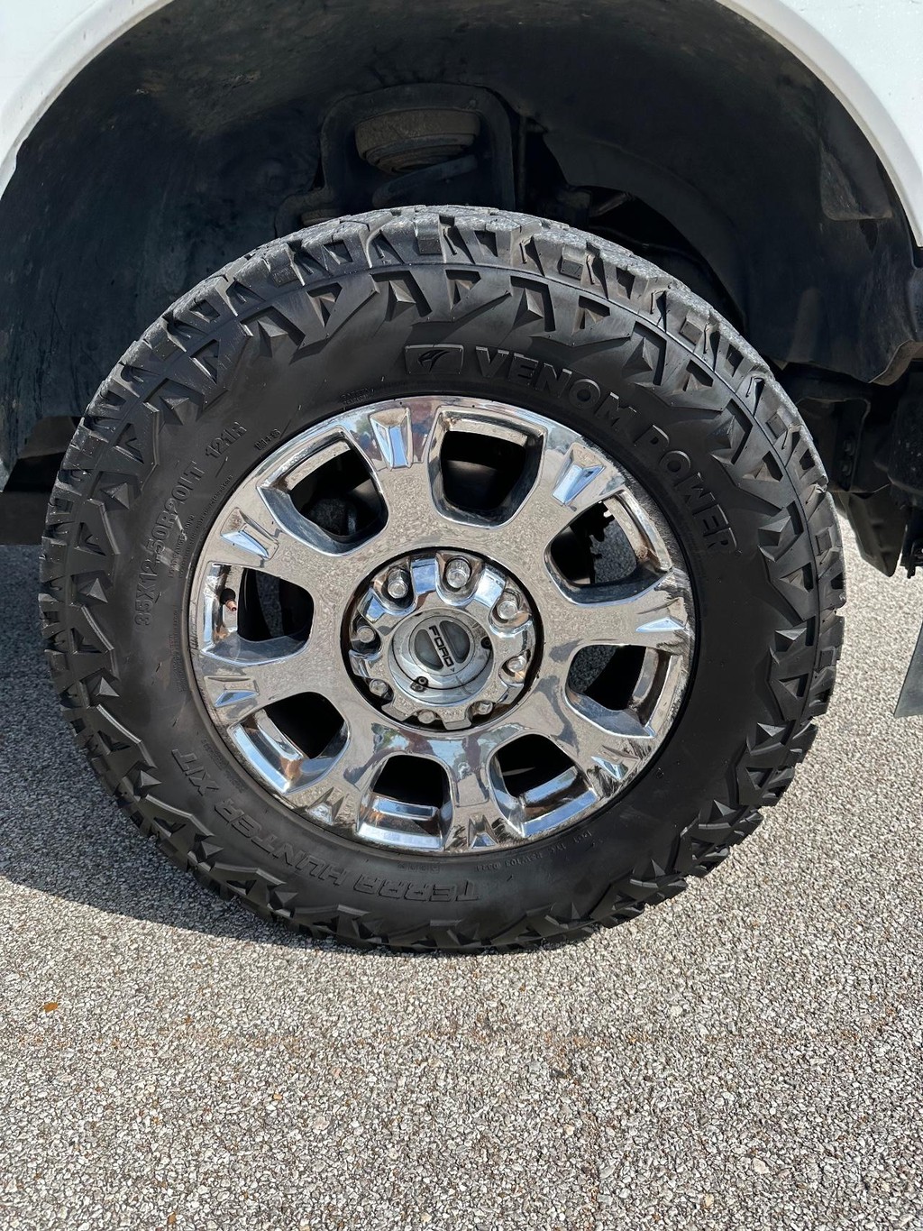 Ford Super Duty F-250 SRW Vehicle Full-screen Gallery Image 14