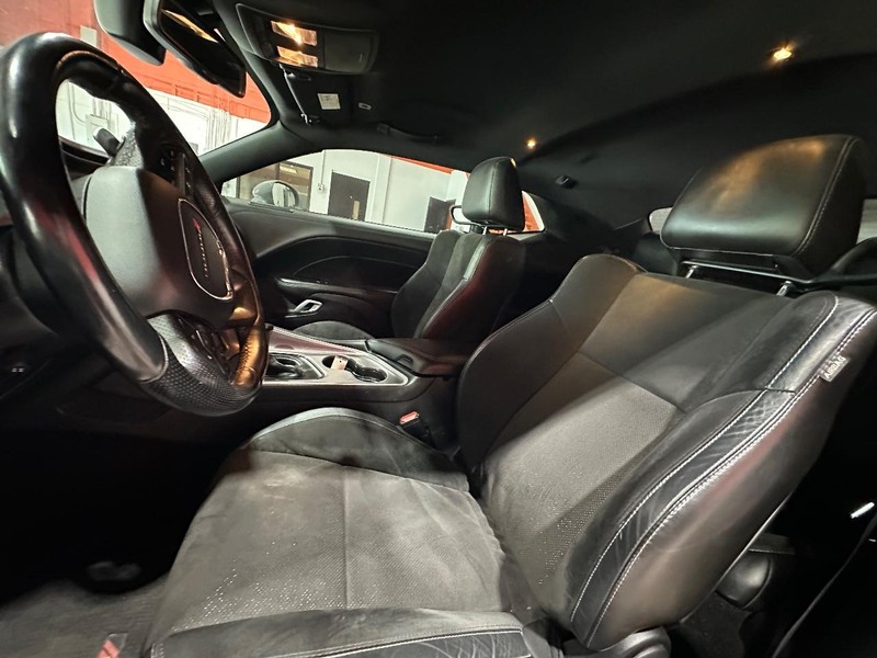 Dodge Challenger Vehicle Full-screen Gallery Image 20