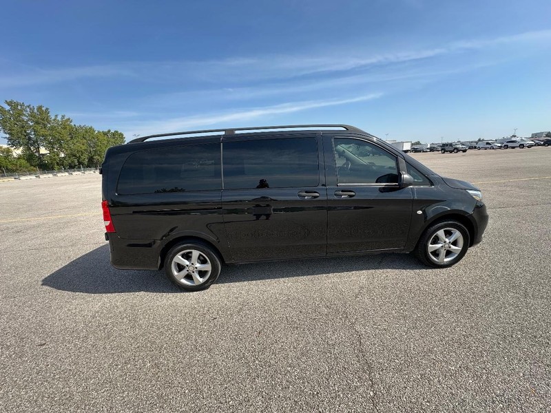 2018 Mercedes Benz Metris Van Passenger photo 3