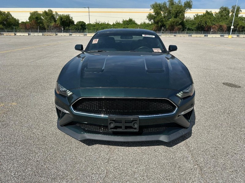 Ford Mustang Vehicle Full-screen Gallery Image 8