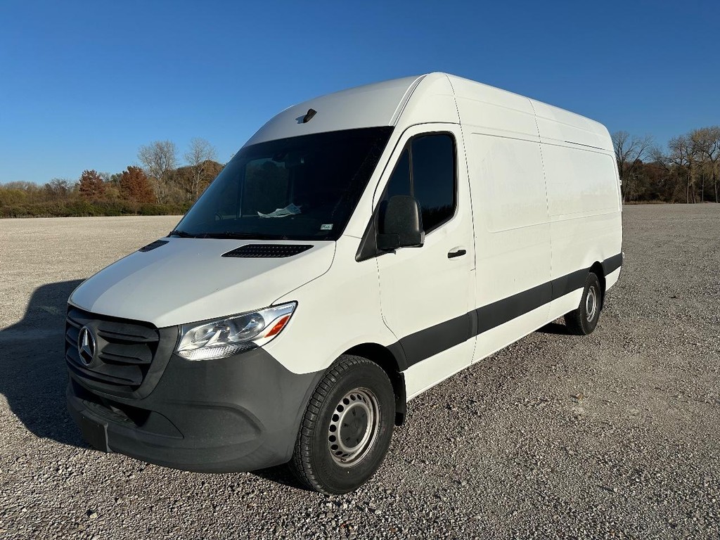 Mercedes-Benz Sprinter 2500 Vehicle Full-screen Gallery Image 8