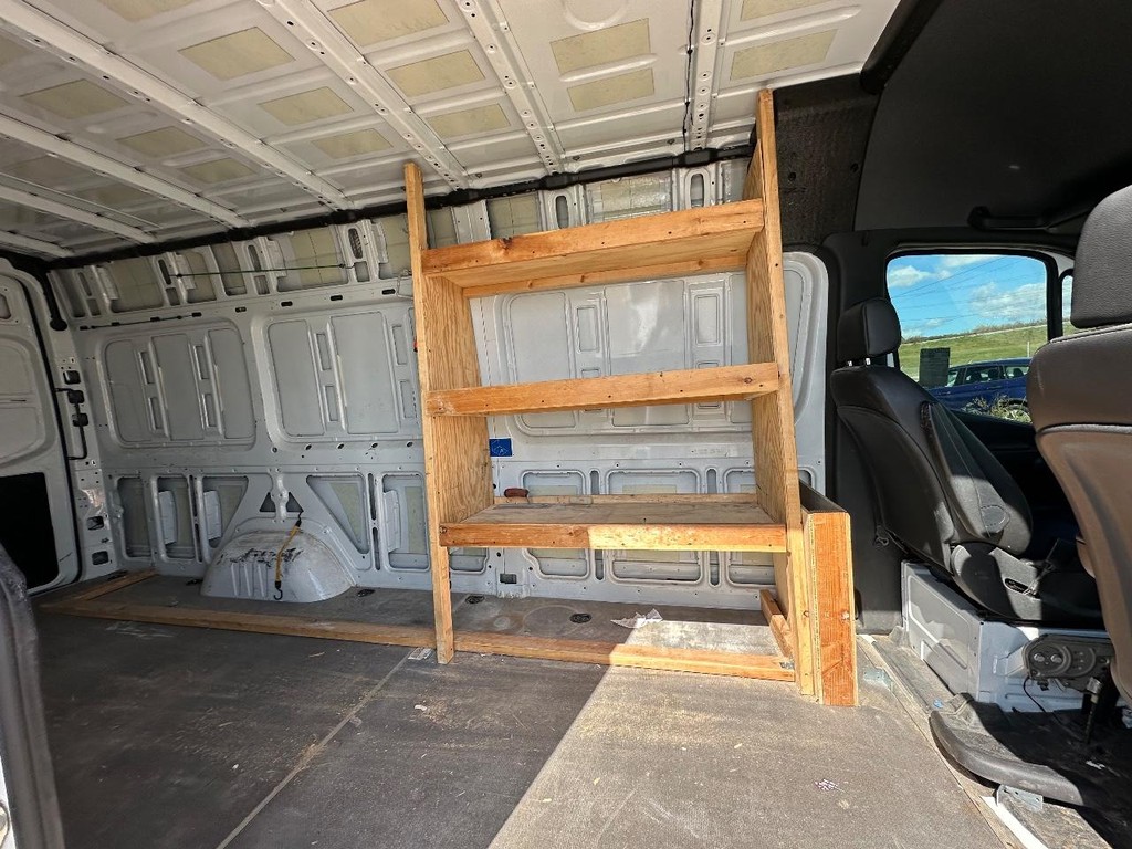 Mercedes-Benz Sprinter 2500 Vehicle Full-screen Gallery Image 13