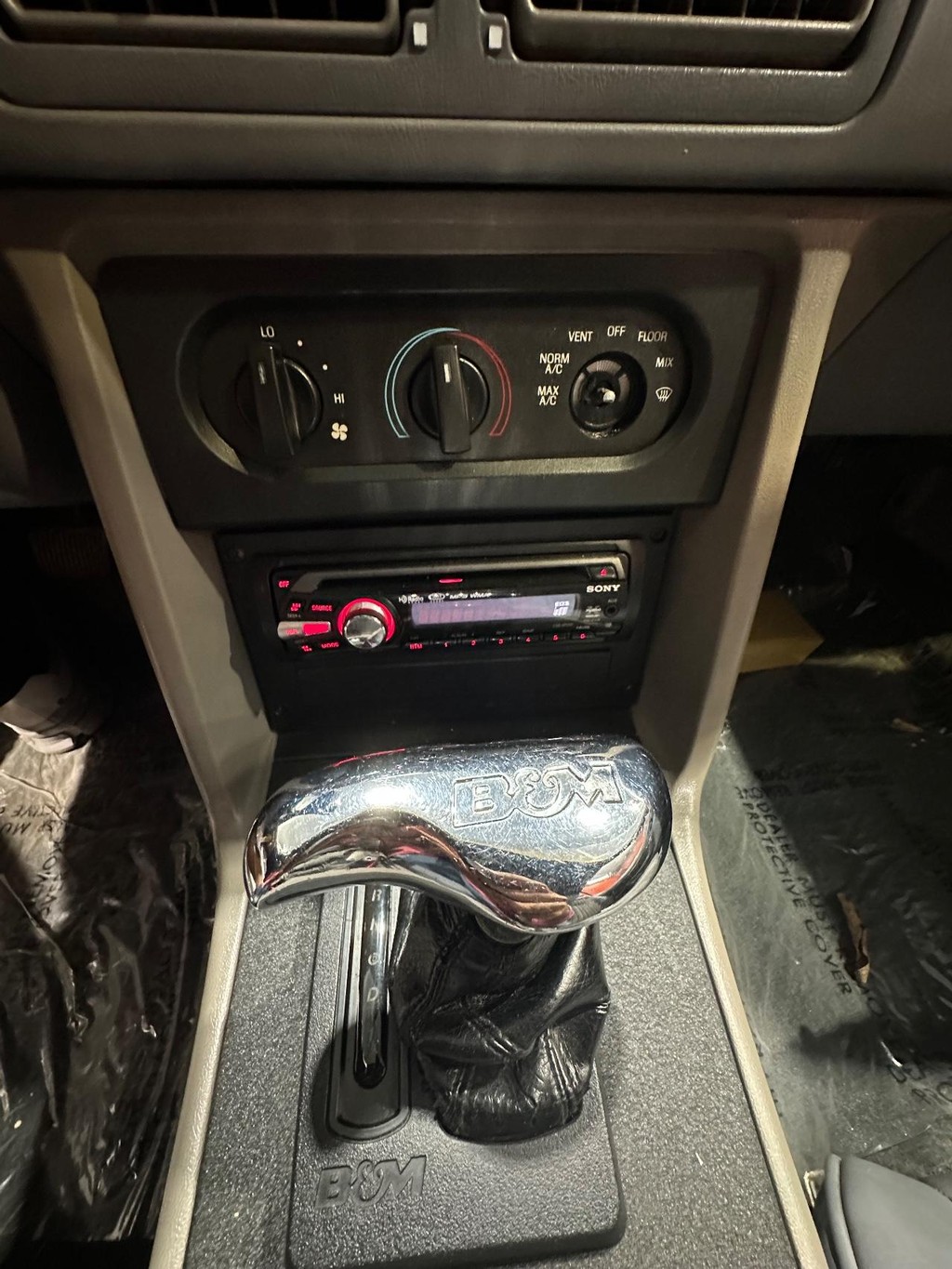 Ford Mustang Vehicle Full-screen Gallery Image 17