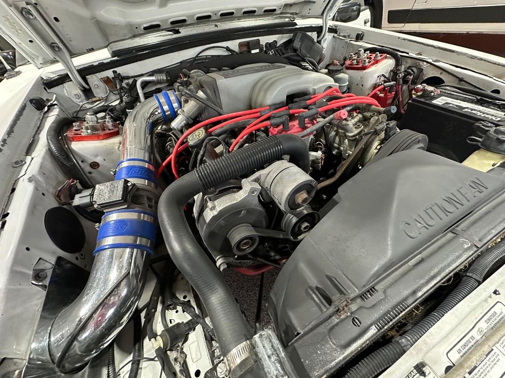 Ford Mustang Vehicle Full-screen Gallery Image 23