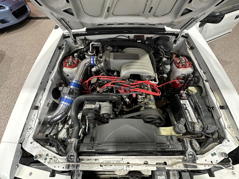 Ford Mustang Vehicle Full-screen Gallery Image 25