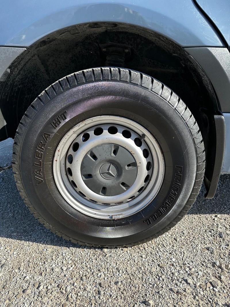 Mercedes-Benz Sprinter Van Vehicle Full-screen Gallery Image 9