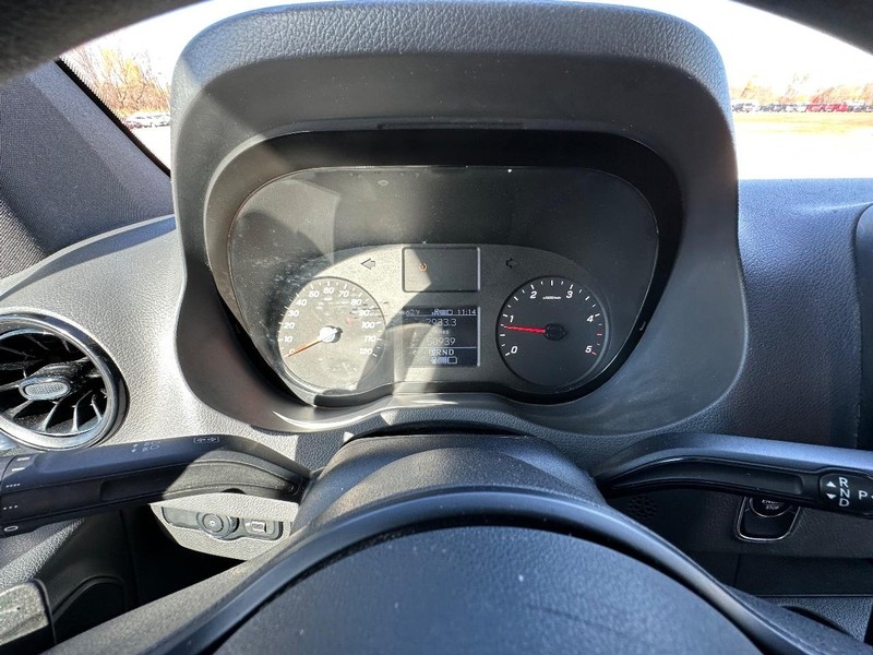 Mercedes-Benz Sprinter Van Vehicle Full-screen Gallery Image 25