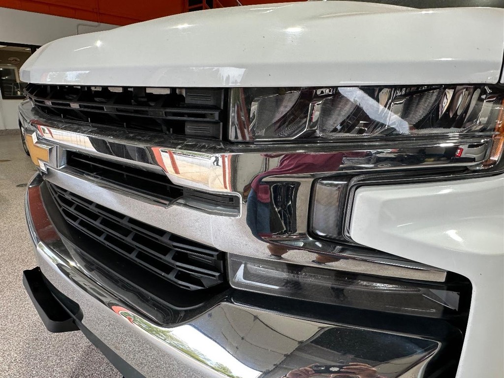 Chevrolet Silverado 1500 Vehicle Full-screen Gallery Image 09