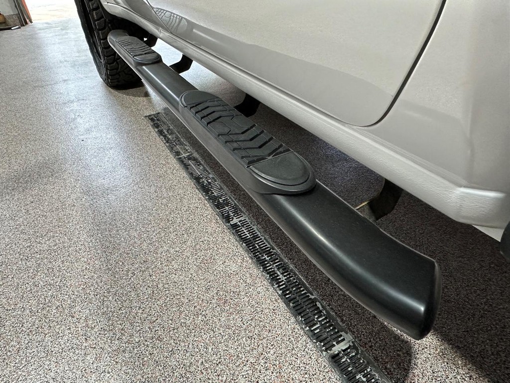 Chevrolet Silverado 1500 Vehicle Full-screen Gallery Image 12