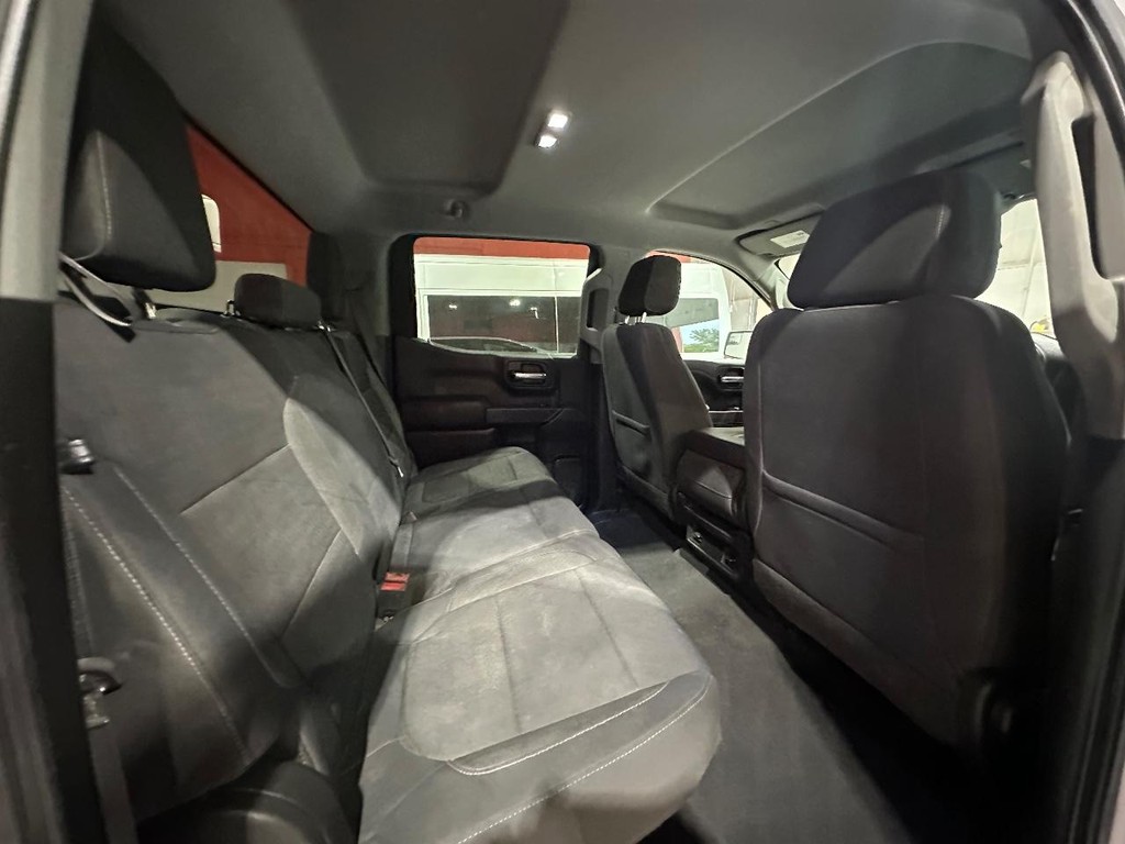 Chevrolet Silverado 1500 Vehicle Full-screen Gallery Image 13