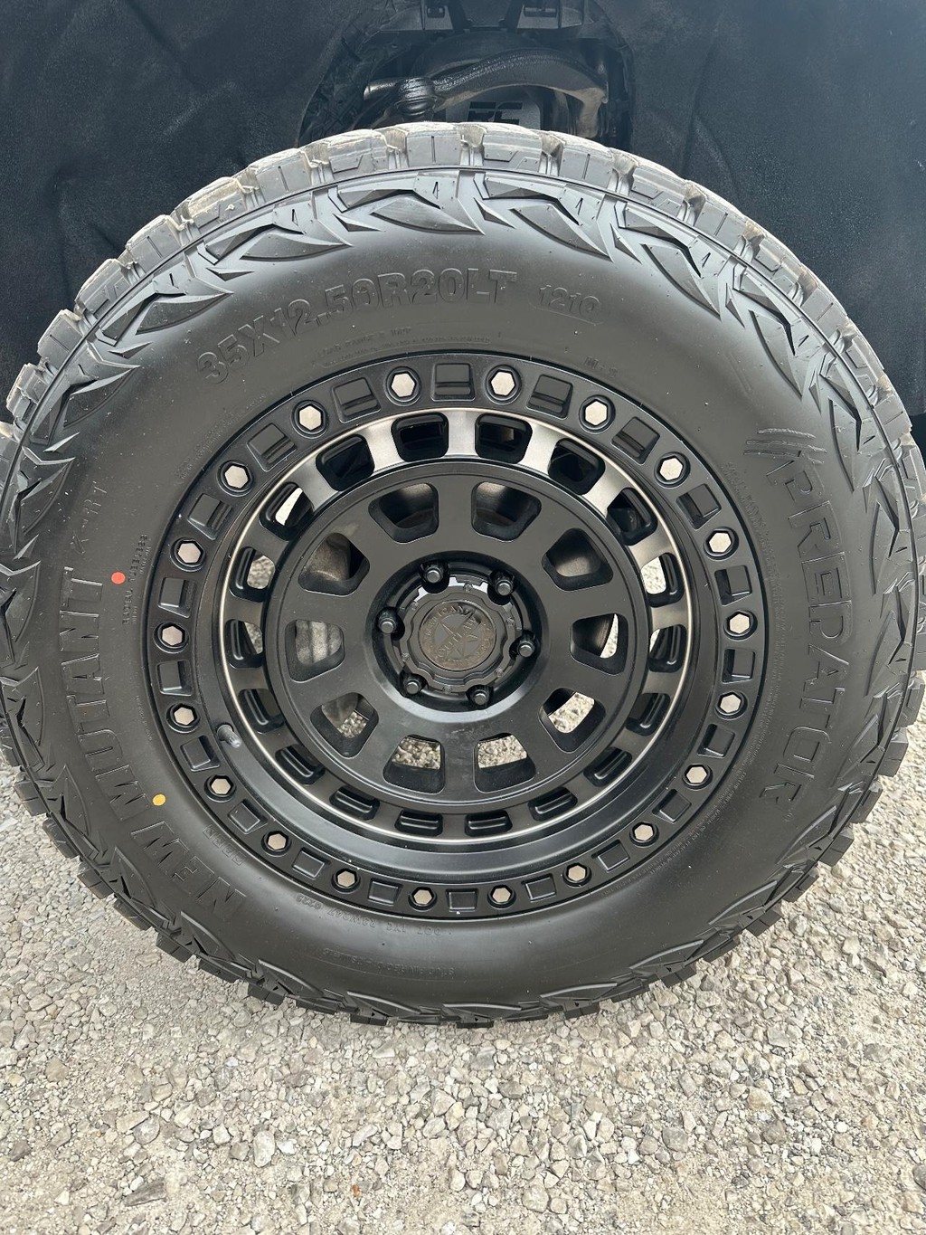 Chevrolet Silverado 1500 Vehicle Full-screen Gallery Image 22