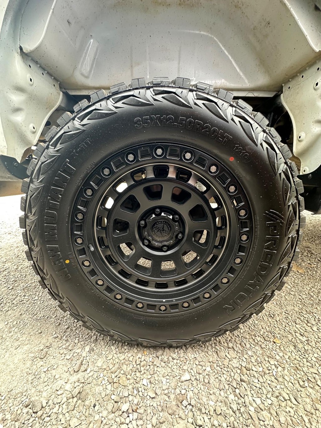 Chevrolet Silverado 1500 Vehicle Full-screen Gallery Image 23