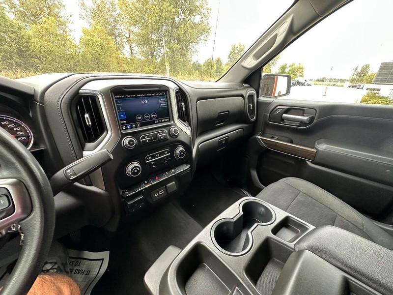 Chevrolet Silverado 1500 Vehicle Full-screen Gallery Image 16