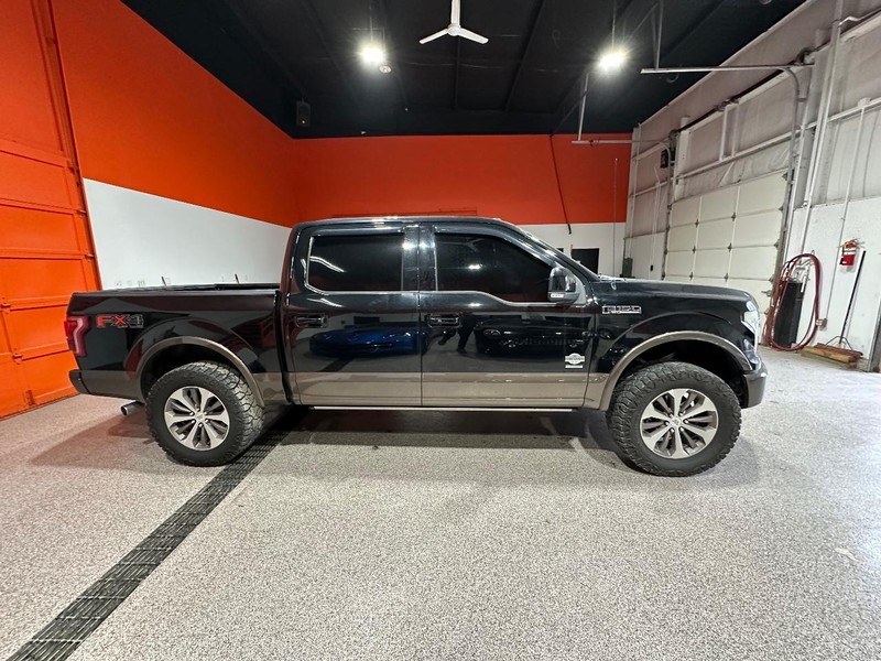 Ford F-150 Vehicle Full-screen Gallery Image 2