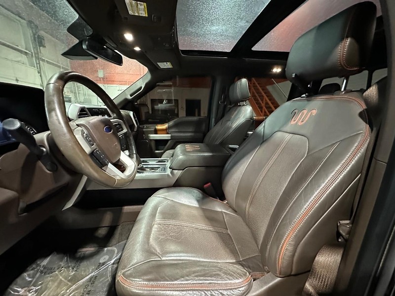 Ford F-150 Vehicle Full-screen Gallery Image 10