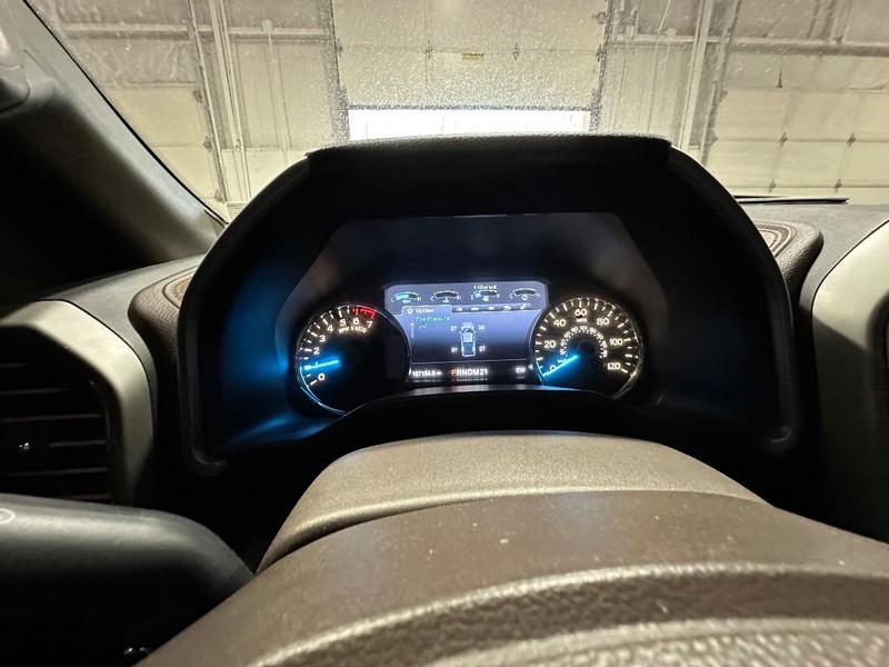 Ford F-150 Vehicle Full-screen Gallery Image 24