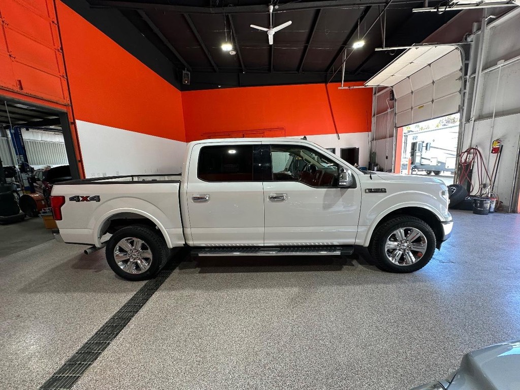 Ford F-150 Vehicle Full-screen Gallery Image 4