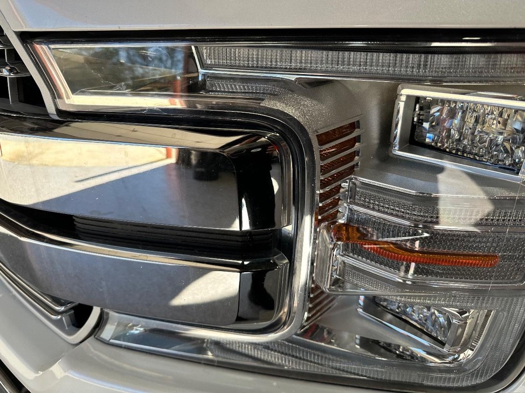 Ford F-150 Vehicle Full-screen Gallery Image 9