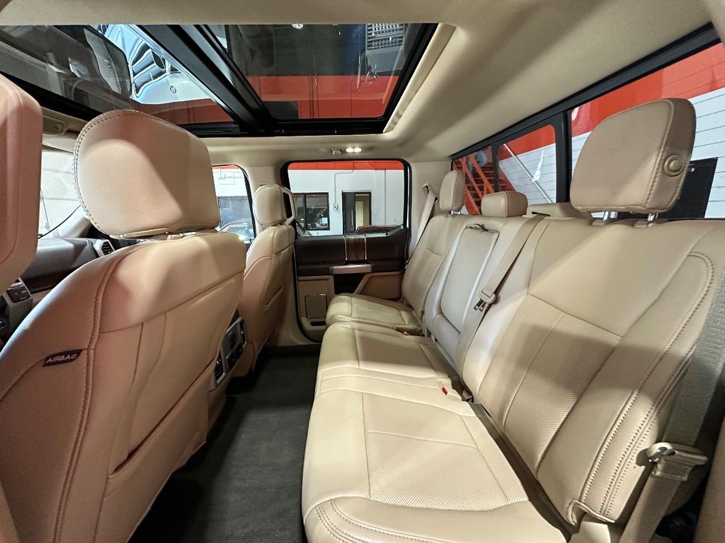 Ford F-150 Vehicle Full-screen Gallery Image 15