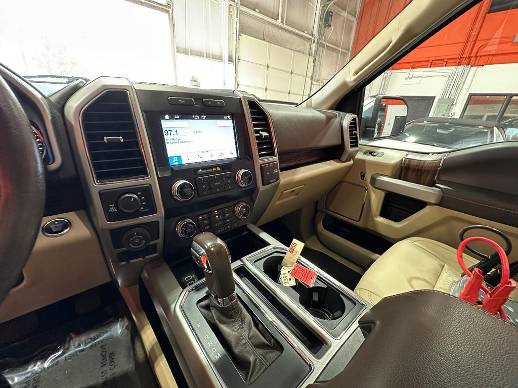 Ford F-150 Vehicle Full-screen Gallery Image 24