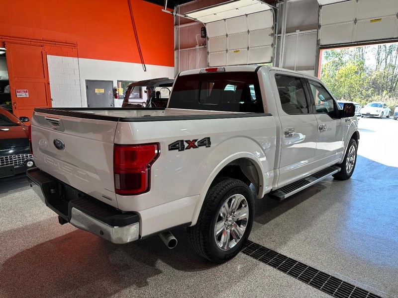 Ford F-150 Vehicle Full-screen Gallery Image 3