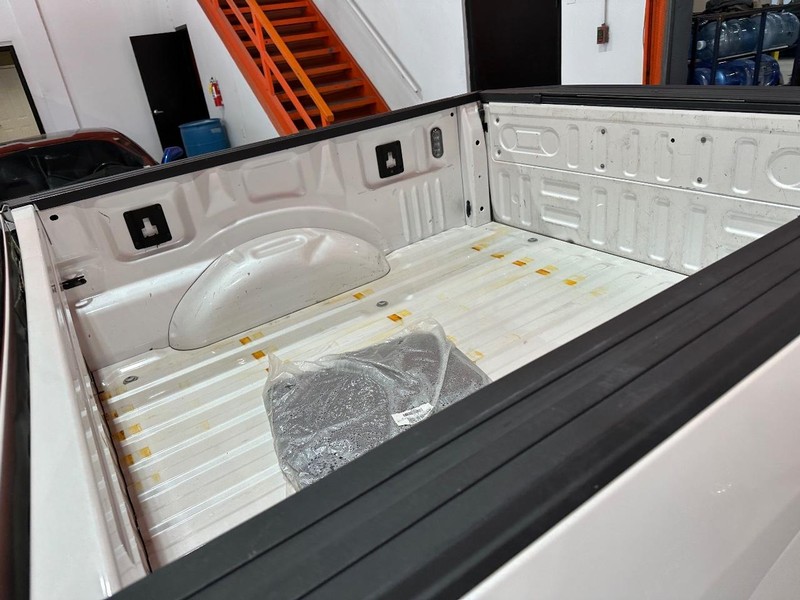 Ford F-150 Vehicle Full-screen Gallery Image 11