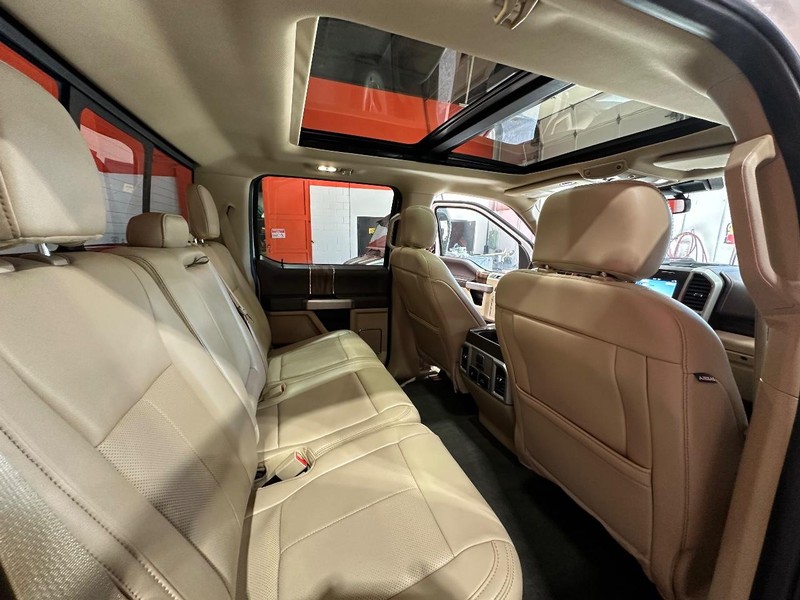 Ford F-150 Vehicle Full-screen Gallery Image 19