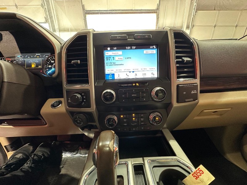 Ford F-150 Vehicle Full-screen Gallery Image 25