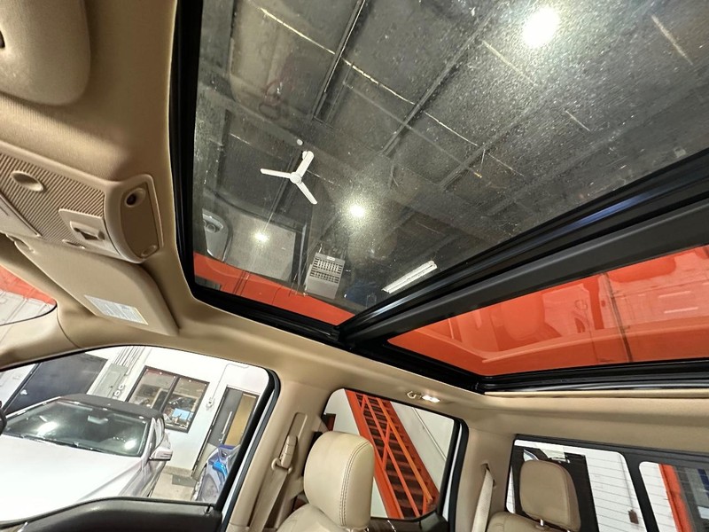 Ford F-150 Vehicle Full-screen Gallery Image 27