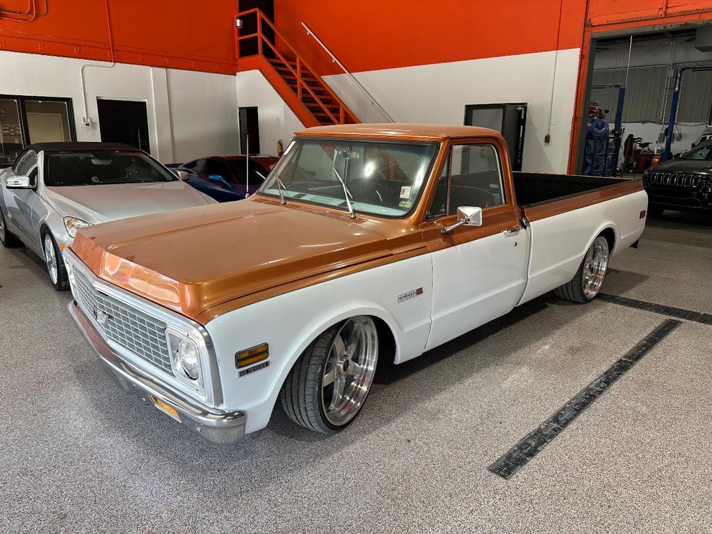 Chevrolet C/K 10 Vehicle Full-screen Gallery Image 6