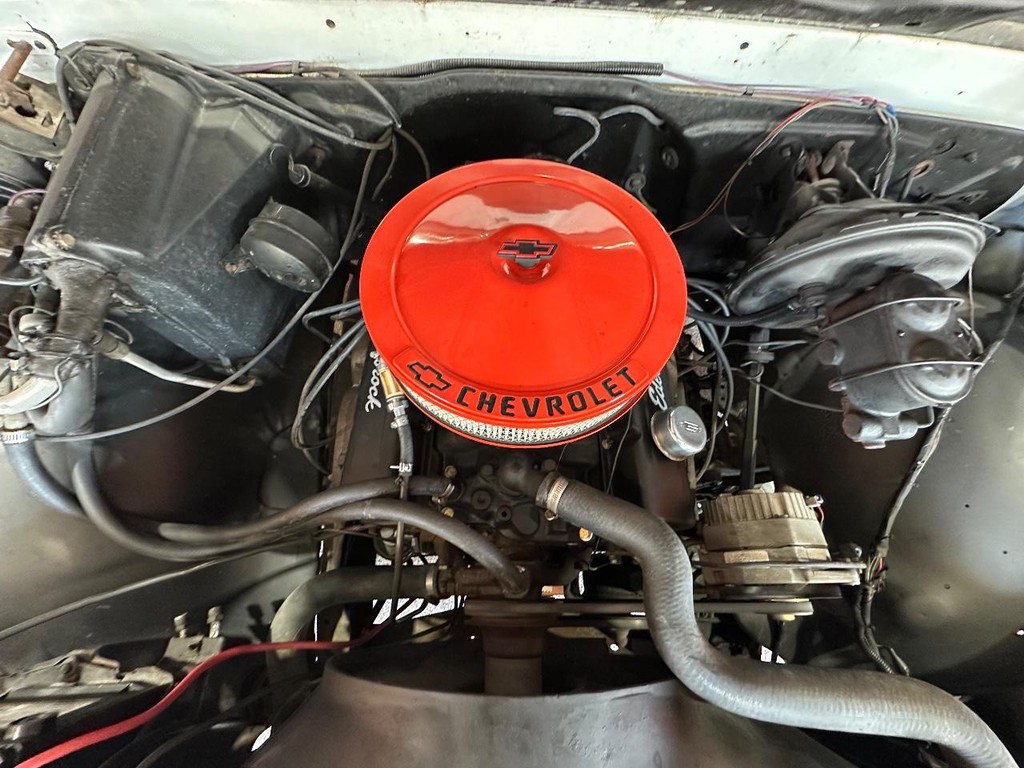 Chevrolet C/K 10 Vehicle Full-screen Gallery Image 16