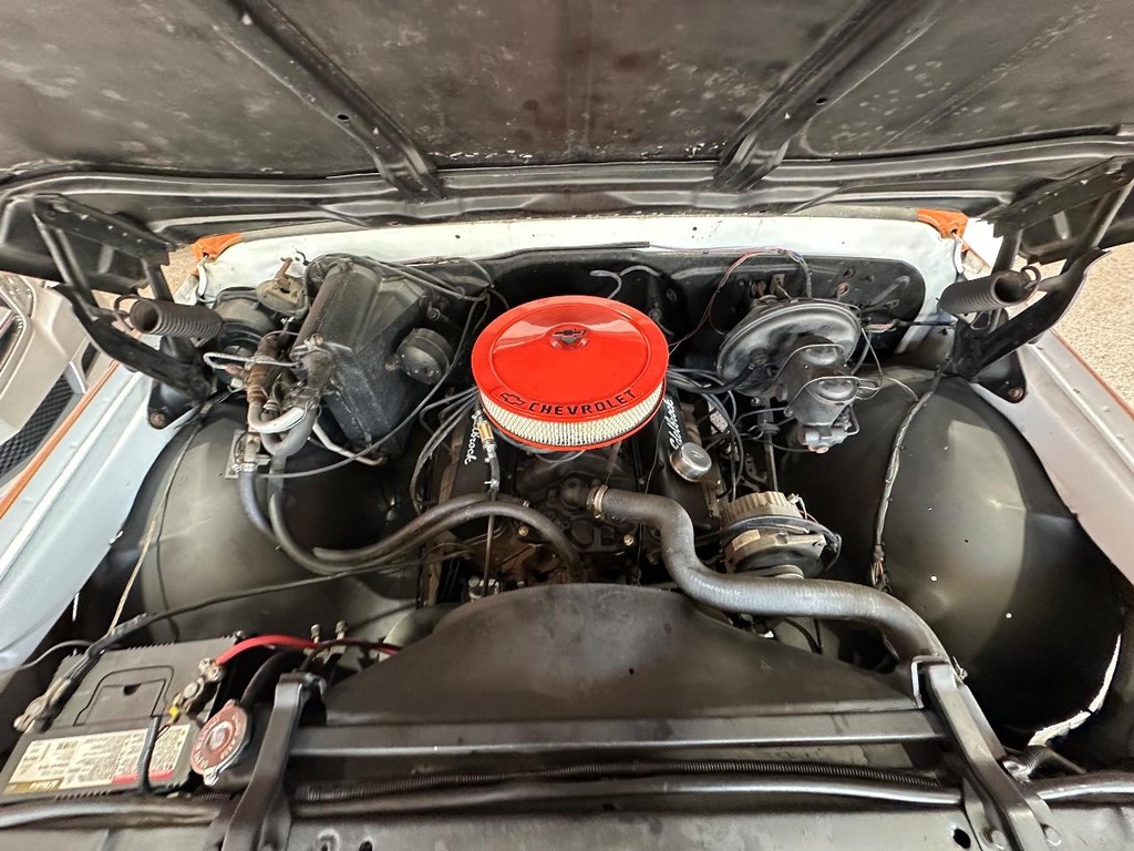 Chevrolet C/K 10 Vehicle Full-screen Gallery Image 17