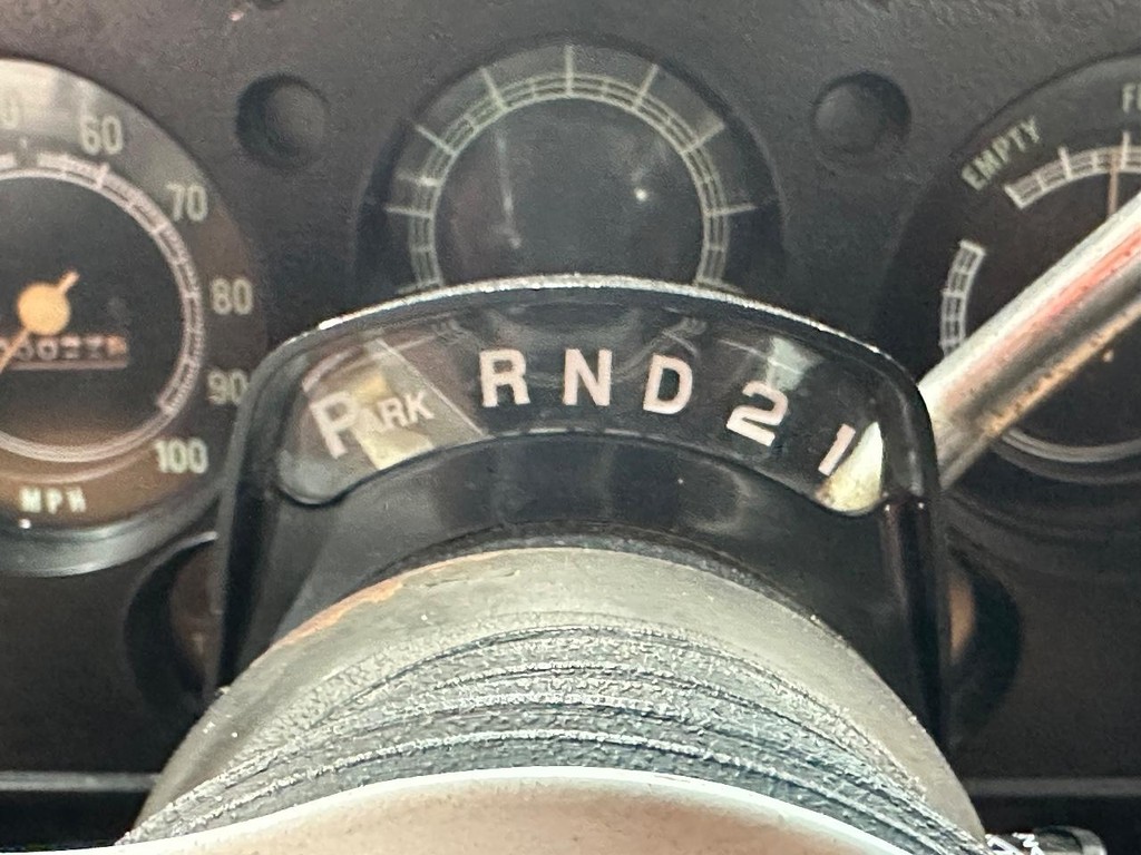 Chevrolet C/K 10 Vehicle Full-screen Gallery Image 22