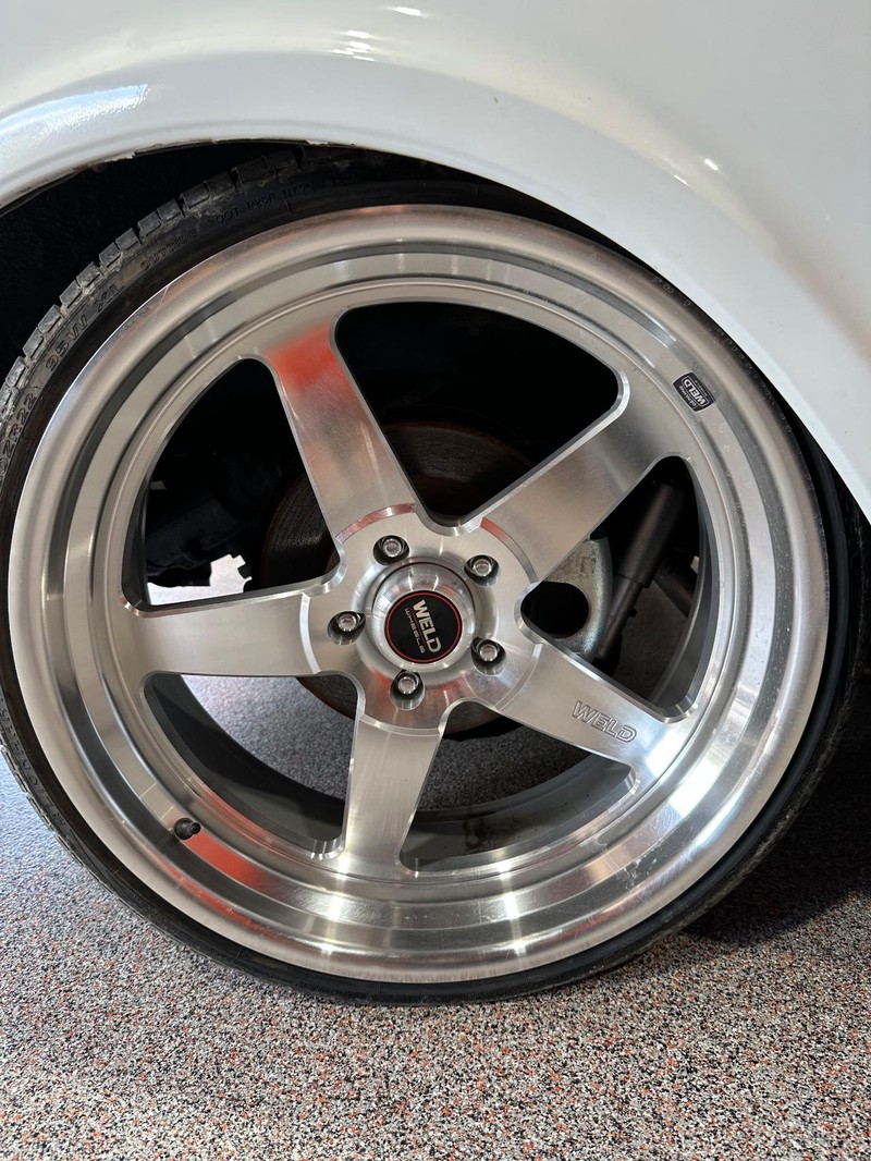 Chevrolet C/K 10 Vehicle Full-screen Gallery Image 10