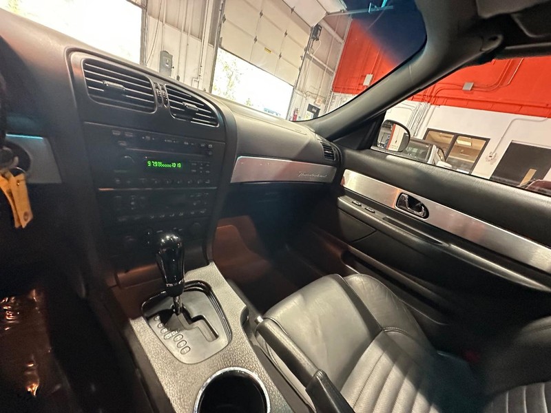 Ford Thunderbird Vehicle Full-screen Gallery Image 19