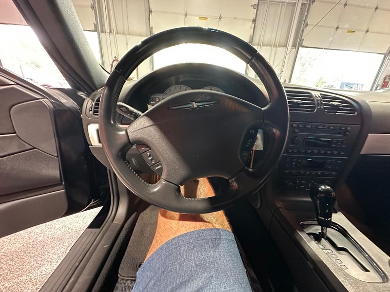 Ford Thunderbird Vehicle Full-screen Gallery Image 23